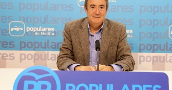 Los socialistas dicen que aumentarán el número de profesores, pero cuando gobernaron, en el curso 2011/12 bajaron el número de estos funcionarios.