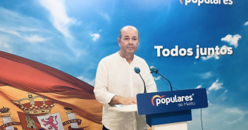 “Mohamed Mohand desautorizó con razón a Ahmed ante un disparate descomunal”, pero “este nuevo enfrentamiento público entre dos consejeros del mismo gobierno, demuestra el reino de taifas que tenemos en el Gobierno de Castro”.