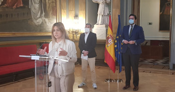 El PP y CC quieren que la ministra de Exteriores informe del estado actual de las relaciones con Marruecos y sobre la crisis migratoria.