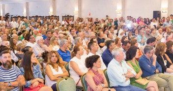 Cientos de simpatizantes y afiliados del PP se reunieron ayer en el Melilla Puerto, en un salón que se quedó pequeño, para escuchar a Juan José Imbroda y Miguel Marín