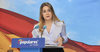 “¿Involución o futuro? La Sra. Rojas debe elegir que quiere para el PSOE y que quiere para Melilla”.