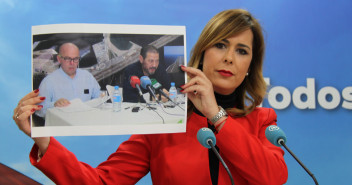 “El Partido Popular aún no sabe ni quien, ni cómo han pagado a este carísimo abogado”, que recordamos, “está siendo investigado por la audiencia Nacional por un presunto delito de blanqueo de capitales a un narcotraficante”.