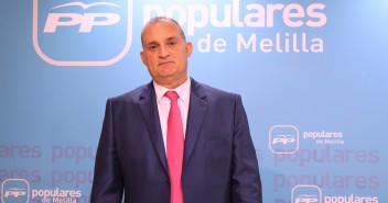 Ha dejado claro a Coalición por Melilla que “el 19 de marzo no se celebra, como dicen ellos, delitos de sangre, sino la defensa de Melilla y la resistencia de quienes sufrieron el asedio”.