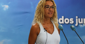 Pide explicaciones a Gloria Rojas en torno al contrato negociado sin publicidad por dos millones de euros suscrito con la empresa Sureste Seguridad, adjudicataria del servicio de vigilancia privada en la Ciudad Autónoma.