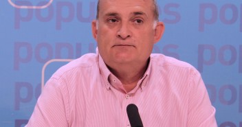 “Lo que no puede hacer ni la Ciudad, ni el Gobierno de España, ni el Partido Popular, es meterse en la negociación de los convenios colectivos de los distintos sectores empresariales que hay en Melilla”.