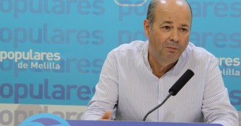 Lamenta que “el resto de los partidos de la oposición, PSOE y Ciudadanos, se hayan mantenido en silencio y hayan equiparado la postura del Partido Popular con la de Coalición por Melilla”. “A veces los silencios dicen más que las palabras”