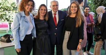 Juan José Imbroda junto a Reyes Hurlé, Sofía Acedo e Isabel Moreno. NNGG