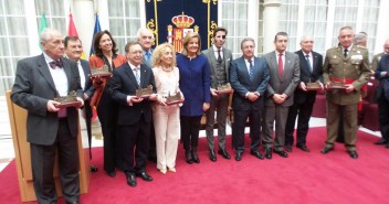 Foto de familia de los galardonados con el premio 