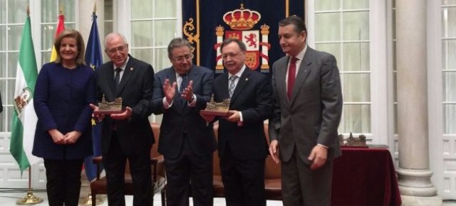 Juan José Imbroda recibe el premio 