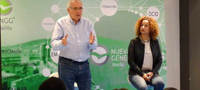Juan José Imbroda e Isabel Moreno en el encuentro con NNGG de Melilla.