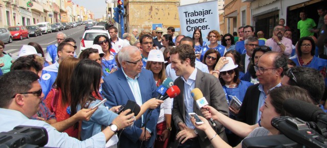 Caravana Popular. Juan José Imbroda y Pablo Casado