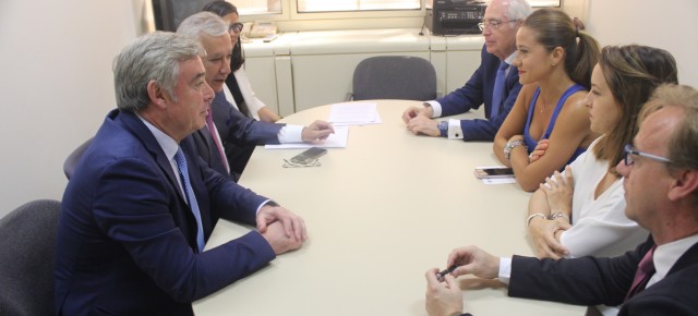 Reunión de trabajo de los senadores de Ceuta y Melilla  con el Portavoz, Jose Manuel Barreiro, y el Secretario General, Javier Arenas, del Grupo Parlamentario Popular en el Senado.