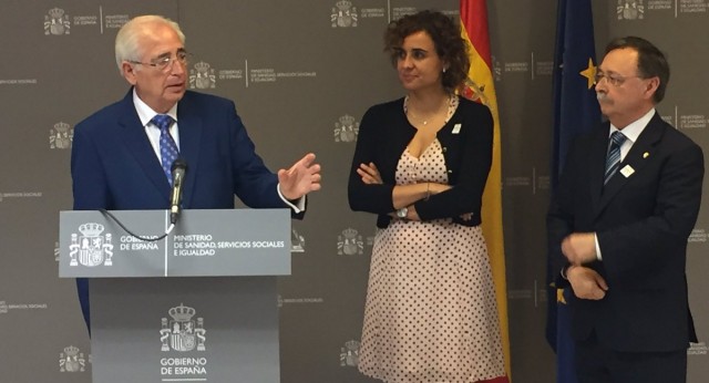 Imbroda agradece a Dolor Montserrat la gestión que ha hecho posible que Melilla reciba la ayuda de la "Fundación Amancio Ortega".